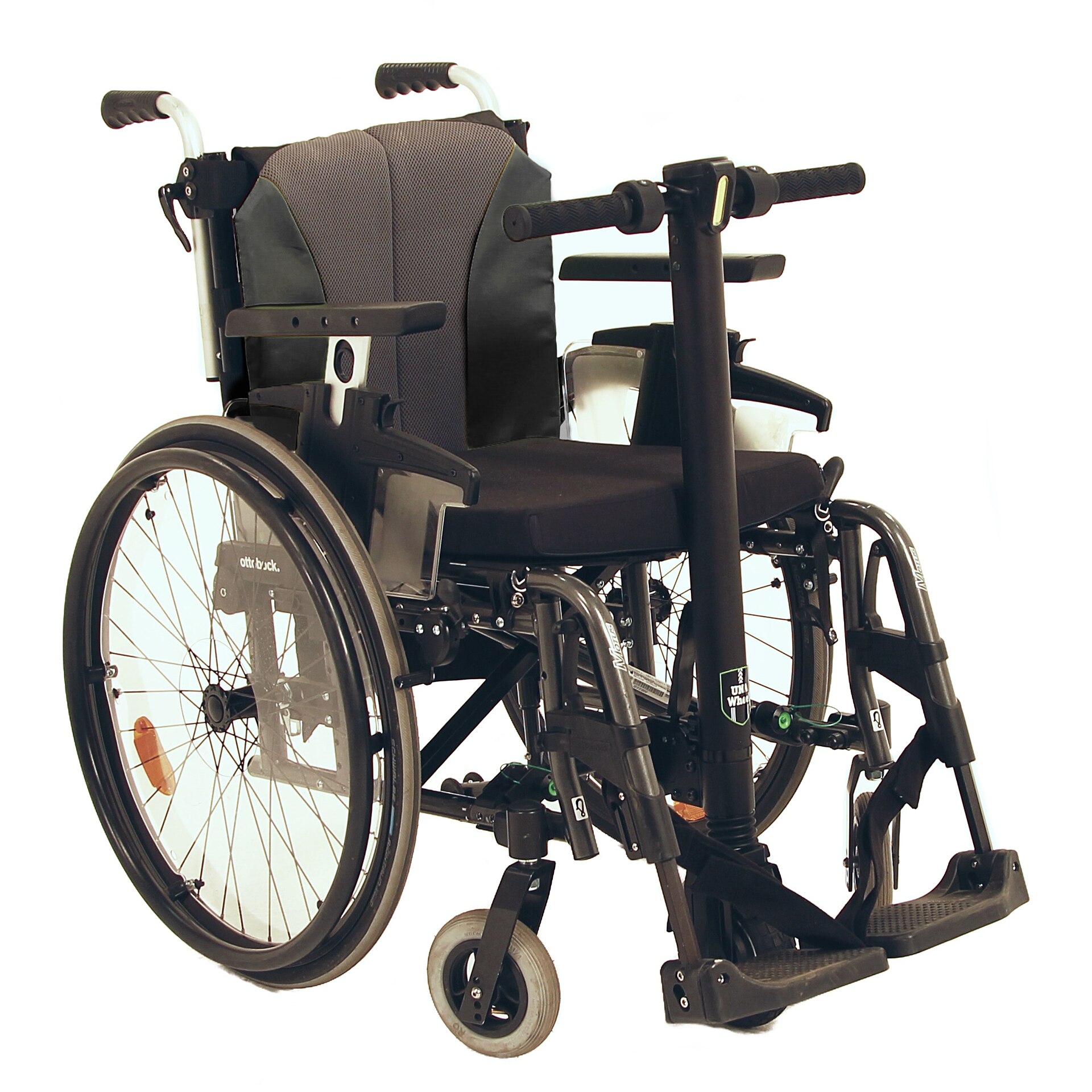 Medical wheelchair equipped with detachable electric drive unit